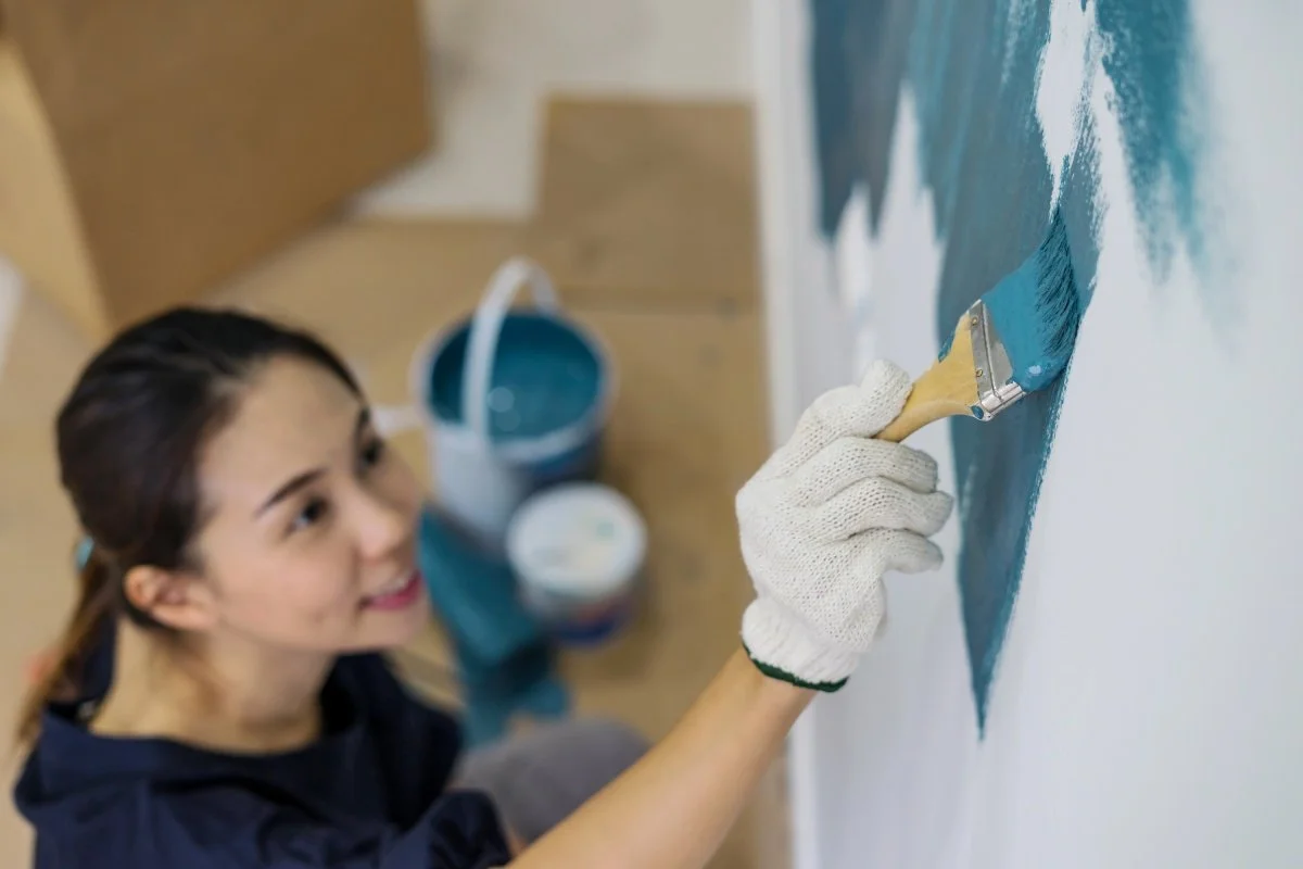 What paint types are used on plantation shutters? Pros and Cons of water-based Vs. polyurethane-based paints